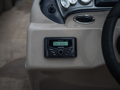 2022 Sun Tracker PARTY BARGE 20 DLX — photo 22 view