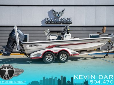 2009 Ranger Boats 2200 Bay Ranger in White / Red — front three-quarter view