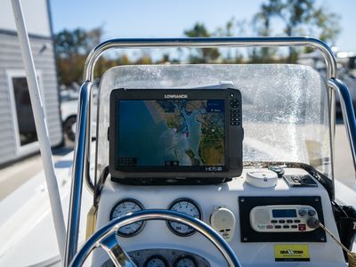 2009 Ranger Boats 2200 Bay Ranger — photo 9 view