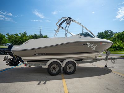 2011 Sea Ray 230SLX — engine compartment view