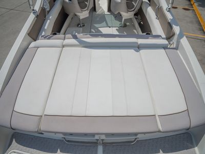 2011 Sea Ray 230SLX — photo 11 view