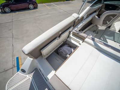 2011 Sea Ray 230SLX — photo 12 view