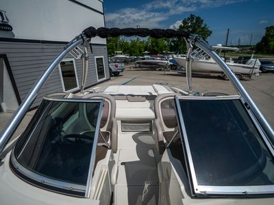 2011 Sea Ray 230SLX — photo 26 view