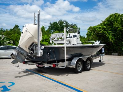 2021 Frontier 2104 — rear three-quarter view