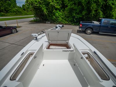 2021 Frontier 2104 — photo 13 view