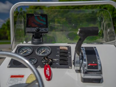 2012 Frontier 180 — photo 10 view