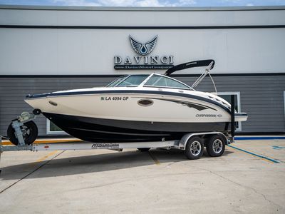 2016 Chaparral 224 Sunesta in White / Black — front three-quarter view