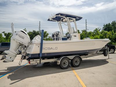 2018 Robalo 246 Cayman — side profile view