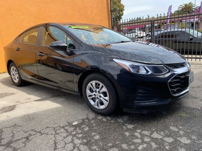 2019 Chevrolet Cruze - Photo 2