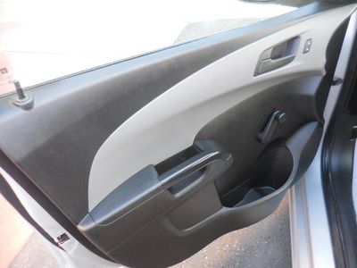 2016 Chevrolet Sonic - Photo 17