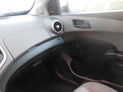 2016 Chevrolet Sonic - Photo 20