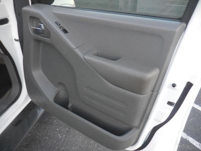 2018 Nissan Frontier Crew Cab - Photo 17
