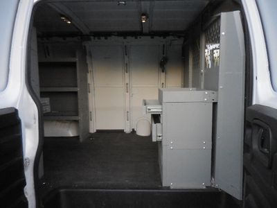 2021 Chevrolet Express - Photo 22