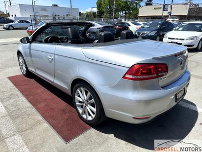 2012 Volkswagen Eos — engine compartment view