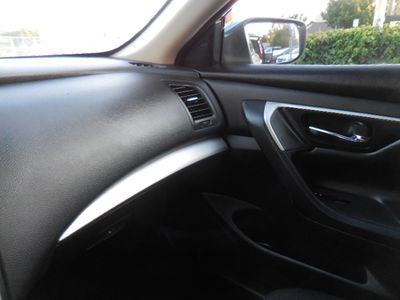 2018 Nissan Altima — photo 19 view