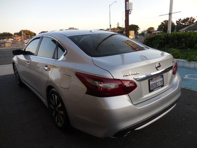 2018 Nissan Altima — detail view