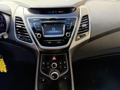 2015 Hyundai Elantra - Photo 18