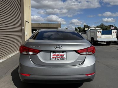 2015 Hyundai Elantra - Photo 4