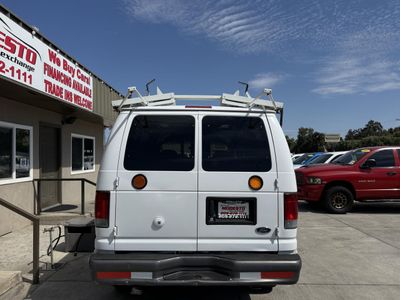 2007 Ford E-Series Van — interior view