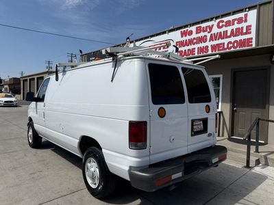 2007 Ford E-Series Van — engine compartment view