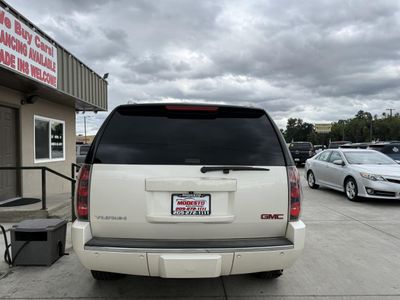 2013 GMC Yukon — interior view