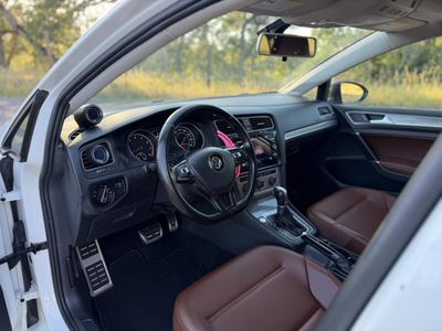 2017 VOLKSWAGEN GOLF ALLTRACK — photo 19 view