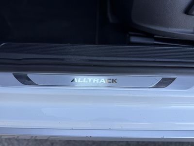 2017 VOLKSWAGEN GOLF ALLTRACK — photo 25 view