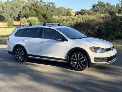 2017 VOLKSWAGEN GOLF ALLTRACK — interior view