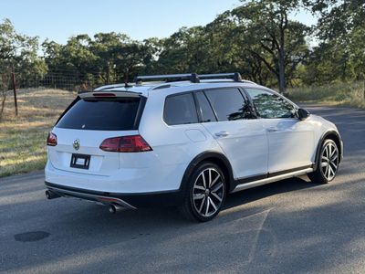 2017 VOLKSWAGEN GOLF ALLTRACK — engine compartment view