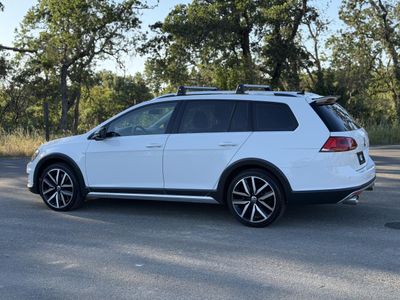 2017 VOLKSWAGEN GOLF ALLTRACK — photo 8 view