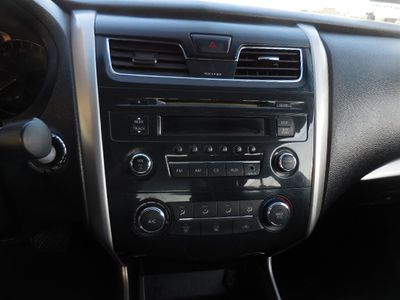 2015 Nissan Altima — photo 19 view