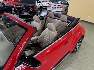 2013 Volkswagen Beetle Convertible — photo 10 view