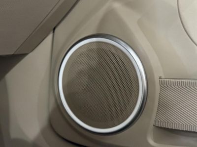 2013 Volkswagen Beetle Convertible — photo 25 view