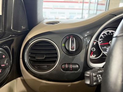 2013 Volkswagen Beetle Convertible — photo 28 view
