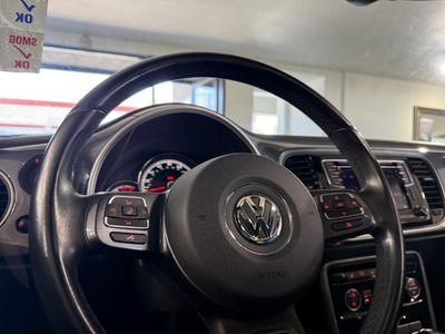 2017 Volkswagen Beetle — photo 27 view