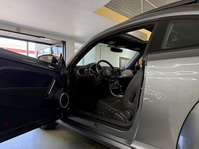 2017 Volkswagen Beetle — photo 8 view