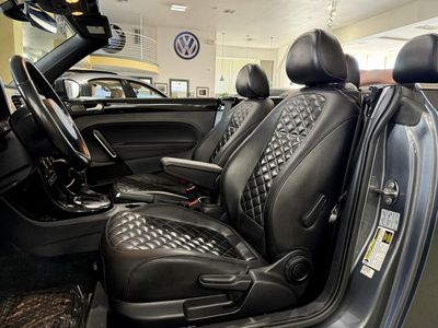 2019 Volkswagen Beetle Convertible — photo 13 view