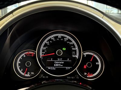 2019 Volkswagen Beetle Convertible — photo 17 view