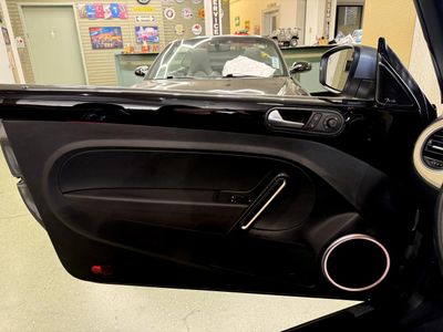 2019 Volkswagen Beetle Convertible — photo 29 view