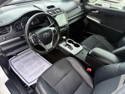 2014 Toyota Camry — photo 11 view