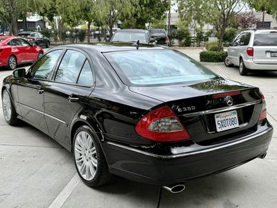 2007 Mercedes-Benz E350 — engine compartment view