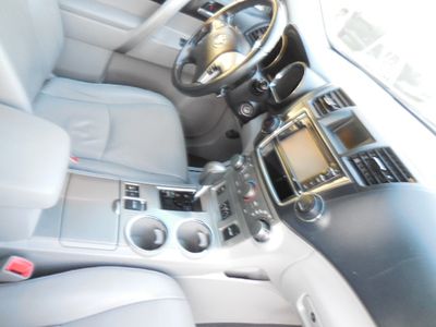 2013 Toyota Highlander - Photo 12