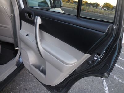 2013 Toyota Highlander - Photo 19