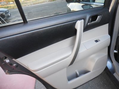 2013 Toyota Highlander - Photo 21