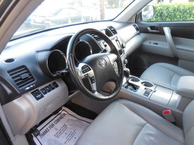 2013 Toyota Highlander - Photo 24