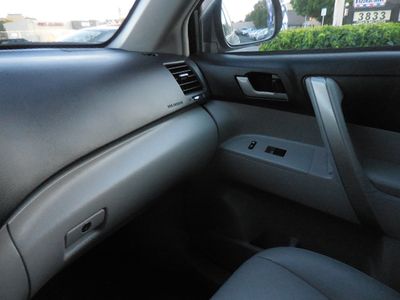 2013 Toyota Highlander - Photo 27