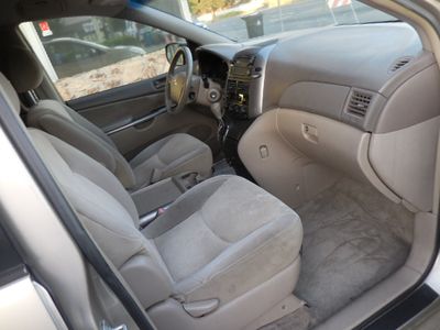 2006 Toyota Sienna — photo 12 view