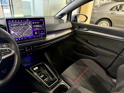 2025 Volkswagen Golf GTI — photo 16 view