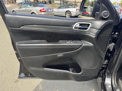 2012 Jeep Grand Cherokee — photo 11 view