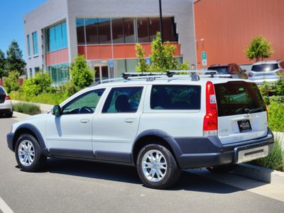 2007 Volvo XC70 — interior view